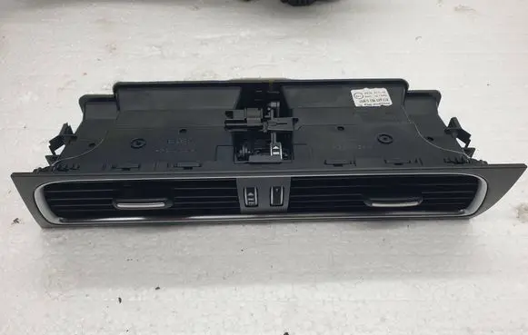 Audi A4 S4 B8 8K Dash center air vent grill 8T2820951D