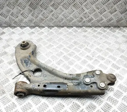 Peugeot 308 Front lower control arm/wishbone 9820381580