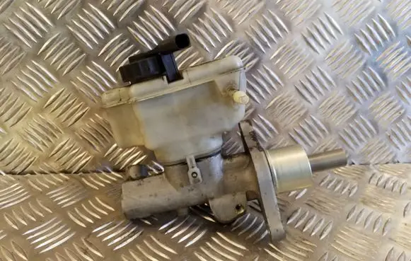 Volkswagen Golf Plus Master brake cylinder 1K0945459 1K1611301C