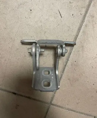 Opel Insignia A Rear door lower hinge A046574 2501 EA046574