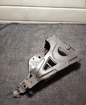 BMW 5 F10 F11 Headlight/headlamp mounting bracket 8125806