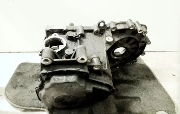 Volkswagen Golf V Other gearbox part JCR 031270301