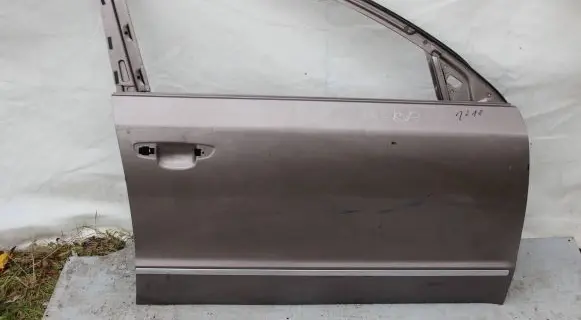 Skoda Superb B6 (3T) Front door 3T0831604 4P4C7
