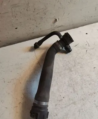 BMW 1 E81 E87 Engine coolant pipe/hose 7525641