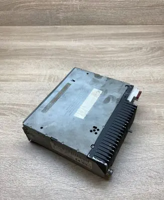 Radio/CD/DVD/GPS head unit