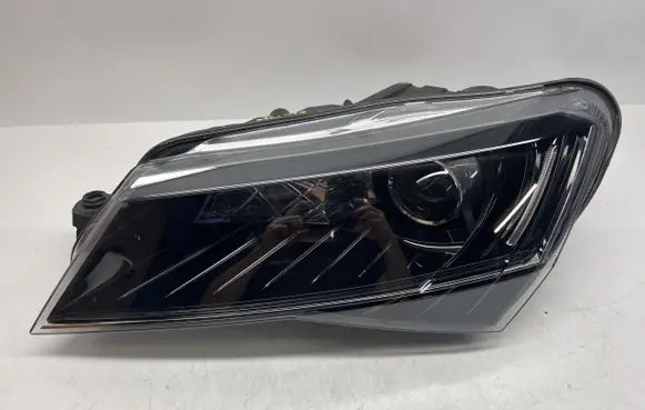Skoda Superb B5 (3U) Headlight/headlamp 3V1941015B
