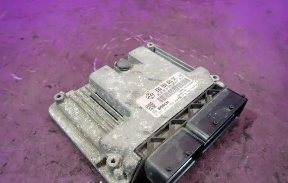 Seat Leon (1P) Engine control unit/module ECU 