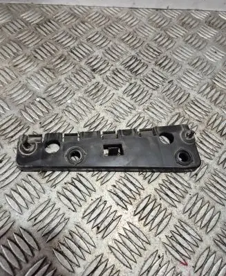 Volvo S60 Fender mounting bracket 31448917