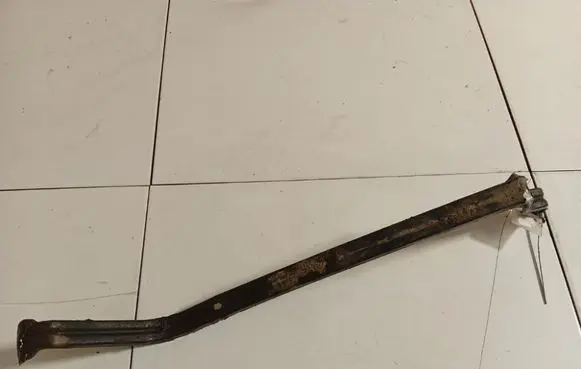 Citroen C4 I Picasso Fuel tank mounting bracket 
