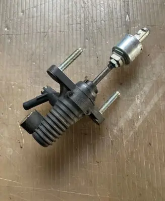 Toyota RAV 4 (XA30) Clutch master cylinder 11140 060802 0031