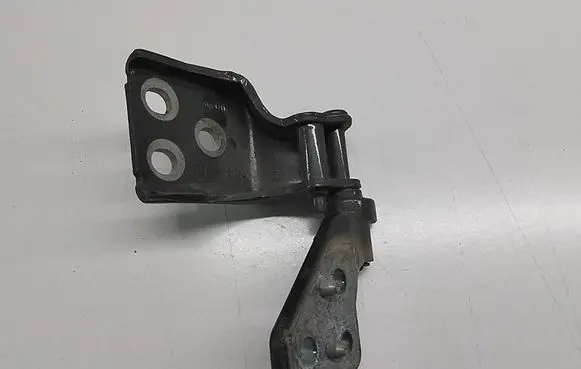 Peugeot Partner Loading door lower hinge G18017118