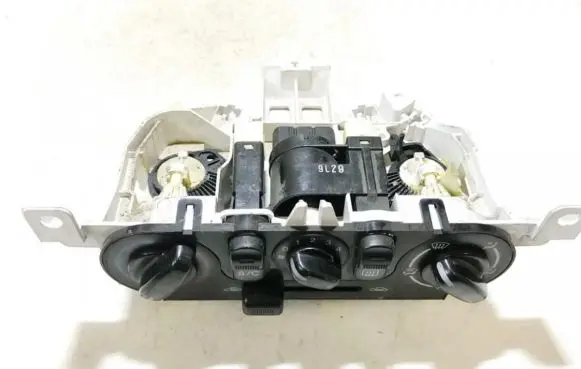 Mazda 323 F Climate control unit