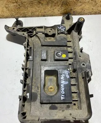 Battery tray