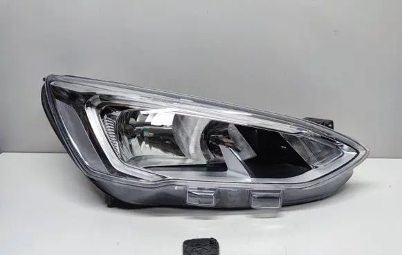 Ford Focus Headlight/headlamp JX7B13W029AE