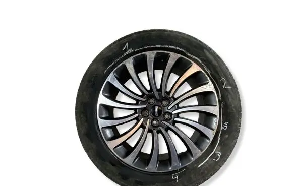 Lincoln Aviator II R20 alloy rim LG5C1007C1C