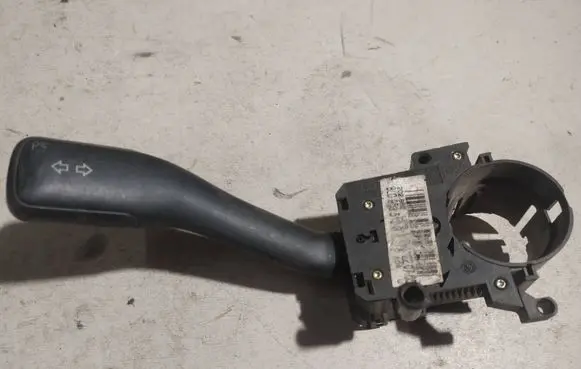 Volkswagen PASSAT B5.5 Indicator stalk 8L0953513G