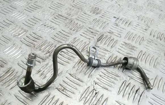Volvo XC60 Fuel injector supply line/pipe 