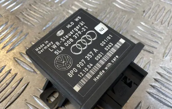 Audi A3 S3 8P Light module LCM 8P0907357A 5LA00837921 00010243