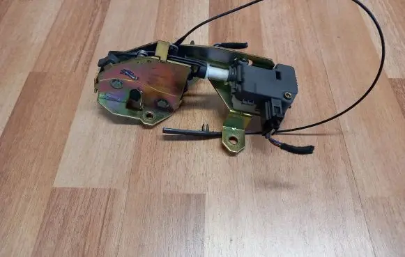 Volkswagen Touareg I Tailgate window lock/catch/latch 7L0827506D 7L6827501B