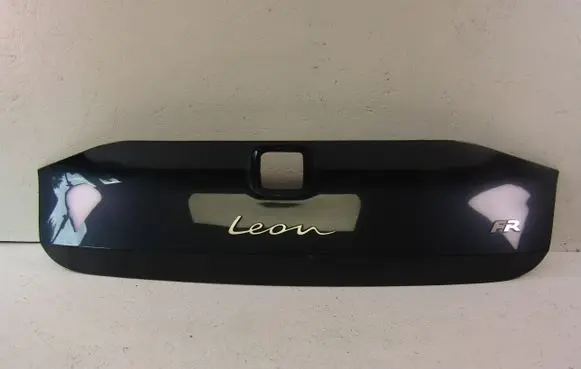 Cupra Leon Tailgate trim 5FE853640