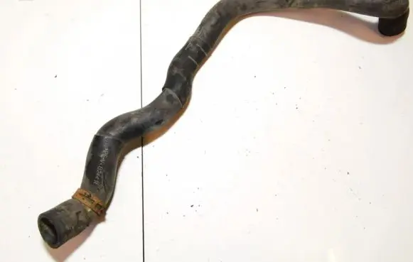 Volkswagen Touran I Engine coolant pipe/hose