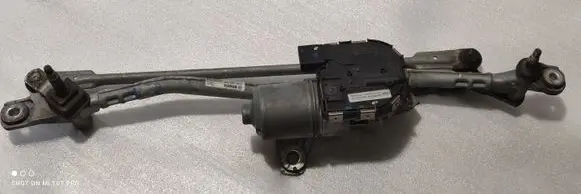 Front wiper linkage and motor