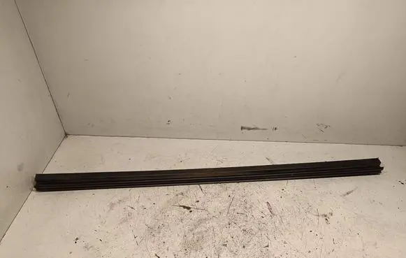 Mitsubishi L200 Loading door rubber seal (on body) 