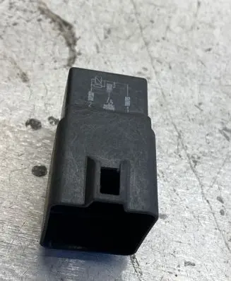 Ford Mondeo Mk III Glow plug pre-heat relay 94vg14n089