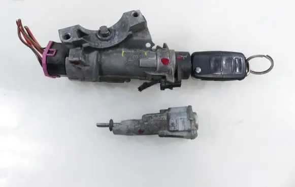 Seat Ibiza IV (6J,6P) Ignition lock 4B0905851C