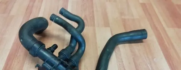 Renault Espace V (RFC) Engine coolant pipe/hose 215017781R 215011683R