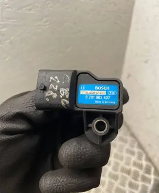Chrysler Voyager Air pressure sensor 0281002437