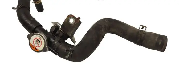 Engine coolant pipe/hose