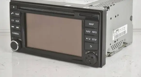 Nissan Juke I F15 Radio/CD/DVD/GPS head unit 7612033033 1541877 CM3033