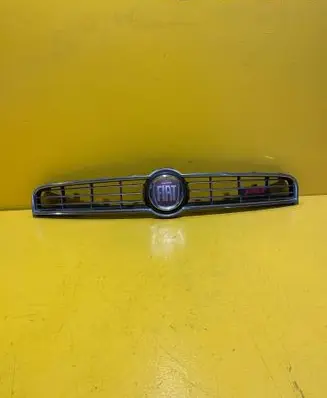 Front bumper upper radiator grill