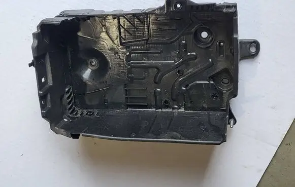 Peugeot 208 II Battery box tray 9836759680