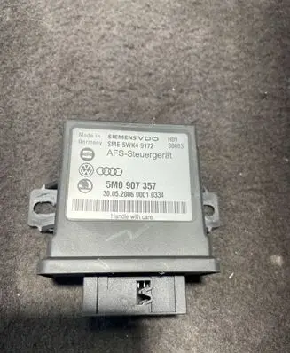 Volkswagen PASSAT B6 Light module LCM 5M0907357 5WK49172