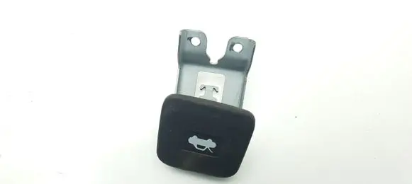 Chevrolet Captiva Engine bonnet (hood) release handle
