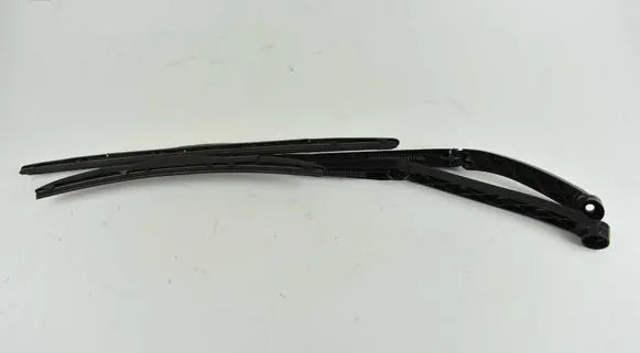 Toyota Hilux (AN120, AN130) Front wiper blade arm 8662