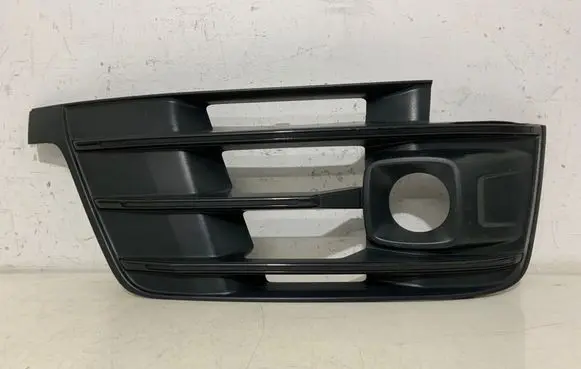 Audi Q7 4M Front fog light trim/grill 4M0807682E 4M0807682G