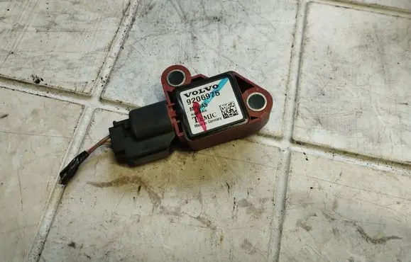 Volvo V50 Airbag deployment crash/impact sensor 9206975