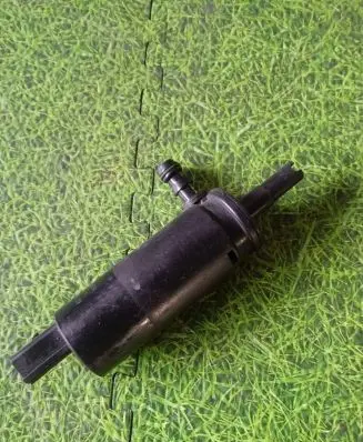 BMW M5 Headlight washer pump 6973097