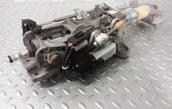 BMW 5 F10 F11 Steering wheel axle 6788155 078340305 0768701