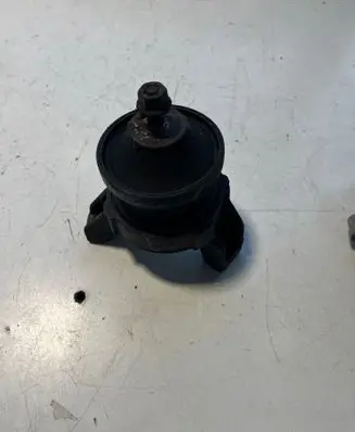 Hyundai Santa Fe Engine mount bracket 2193228000
