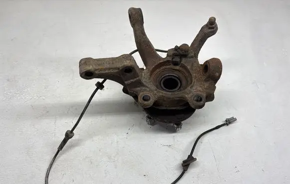 Nissan X-Trail T30 Front wheel hub spindle knuckle