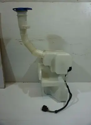 Audi Q3 8U Windshield washer fluid reservoir/tank 