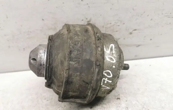 Volvo V70 Engine mount bracket 30741397