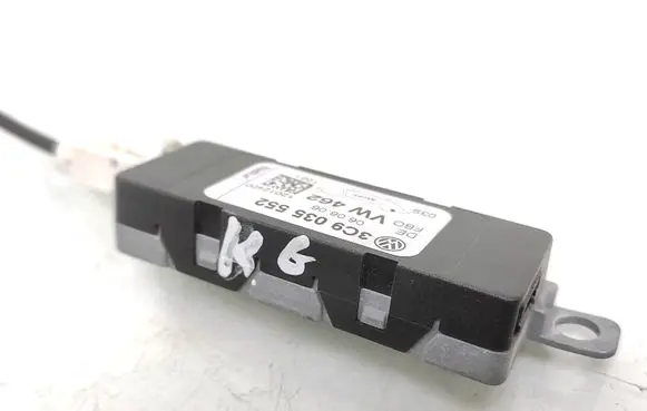 Volkswagen PASSAT B6 Antenna control unit 3C9035552 12012400