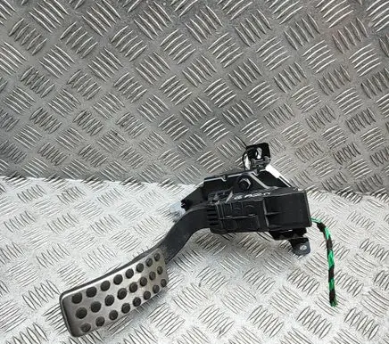 Mercedes-Benz CLA C117 X117 W117 Accelerator throttle pedal A2463001904