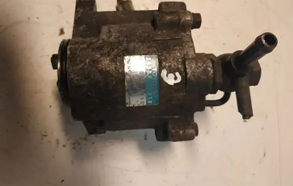 Toyota Avensis T220 Vacuum pump 2930027010