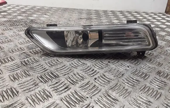Volkswagen PASSAT B7 Front fog light A047358